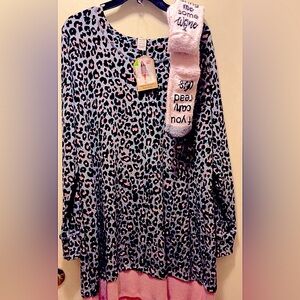BNWT LILDY LEOPARD PRINT NIGHT GOWN AND FUZZY SOCKS
